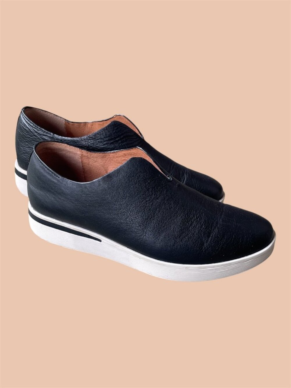 Gentle Souls By Kennet Cole Leathe Slip-On Sneakers Black